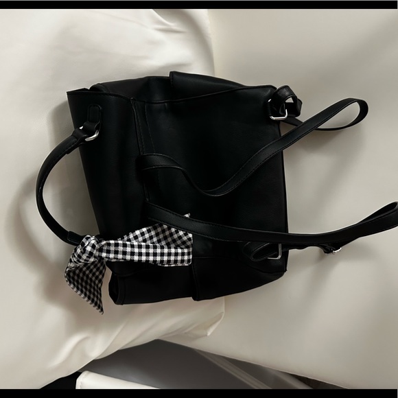 Nine west adjustable backpack - Picture 2 of 5